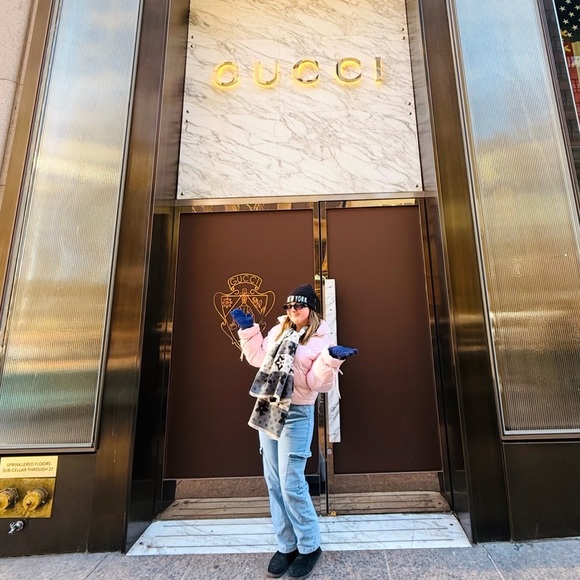 📣CNNEHS IS LIVE!!🩷📣 LIKE FOR LIVE NOTIFICATIONS! - Picture 4 of 10